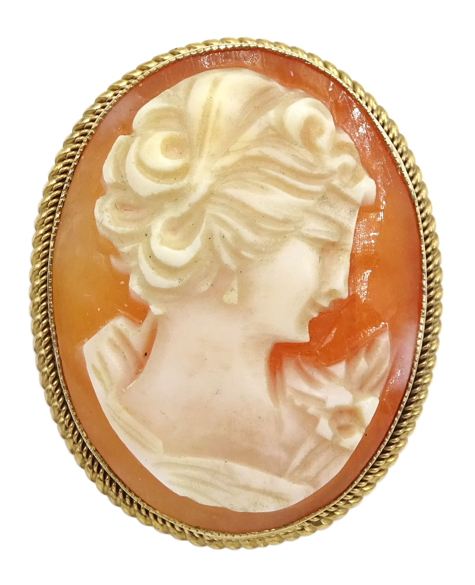 9ct gold oval shell cameo brooch