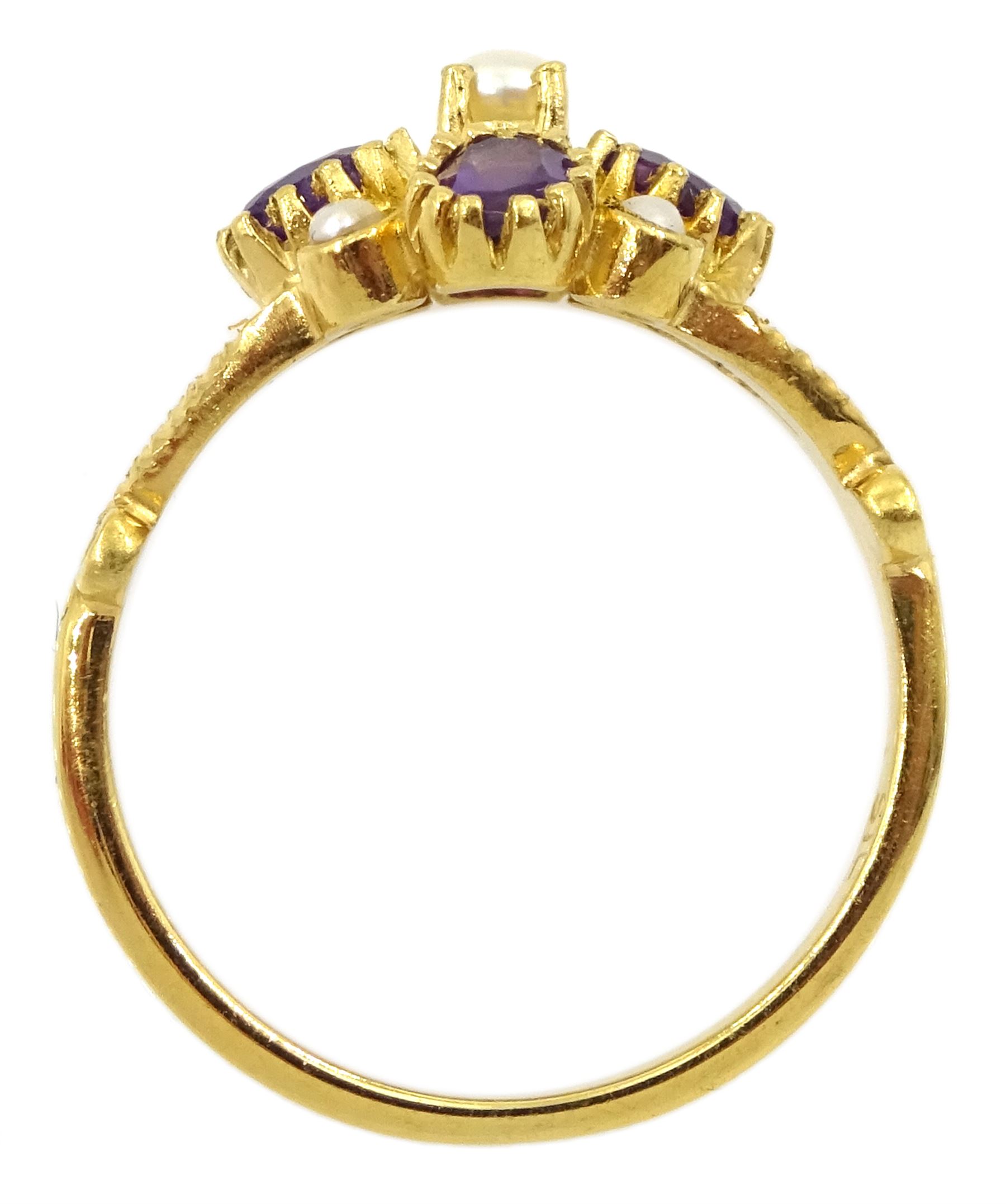 Silver-gilt amethyst and pearl flower cluster ring - Image 4 of 4