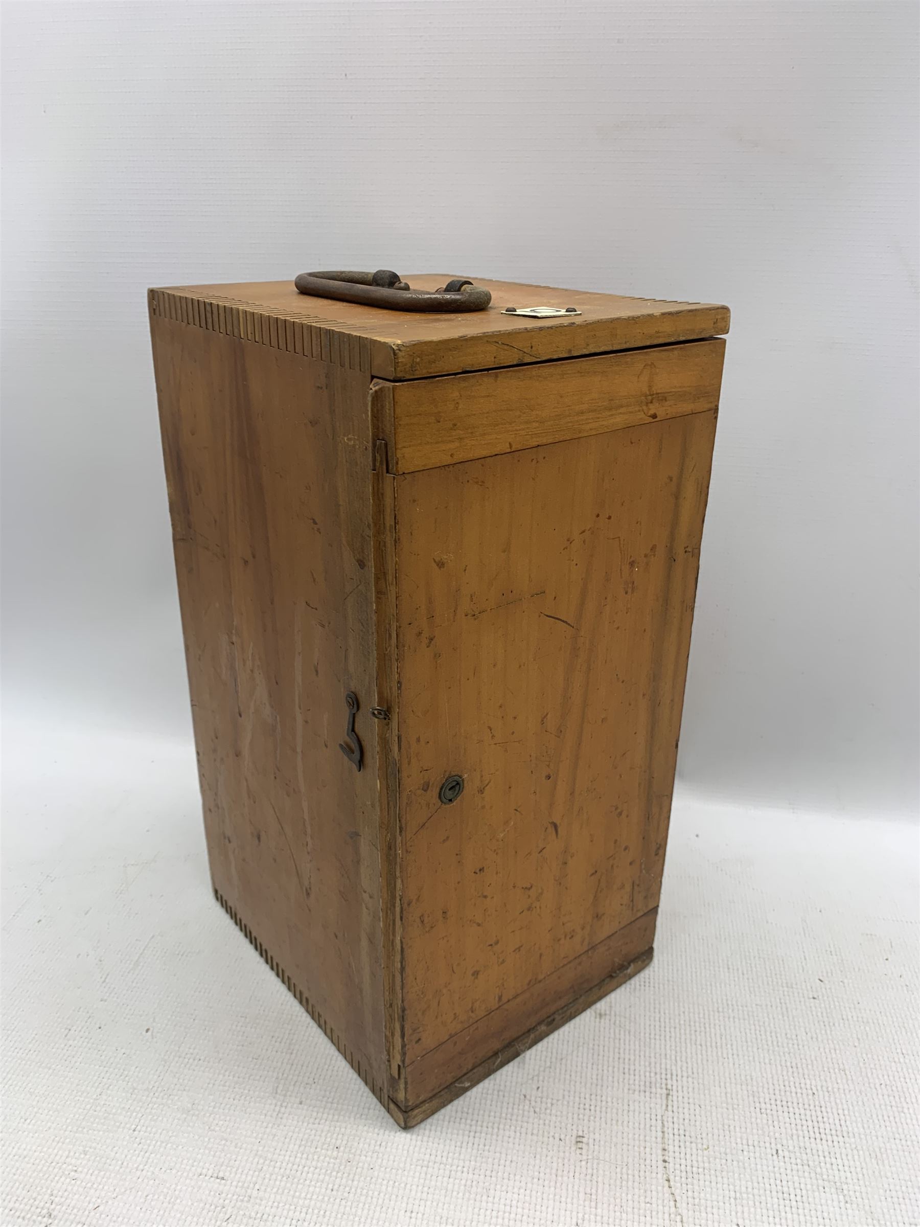 Bausch and Lomb microscope in black lacquer finish No.239645 in wooden case - Image 2 of 2