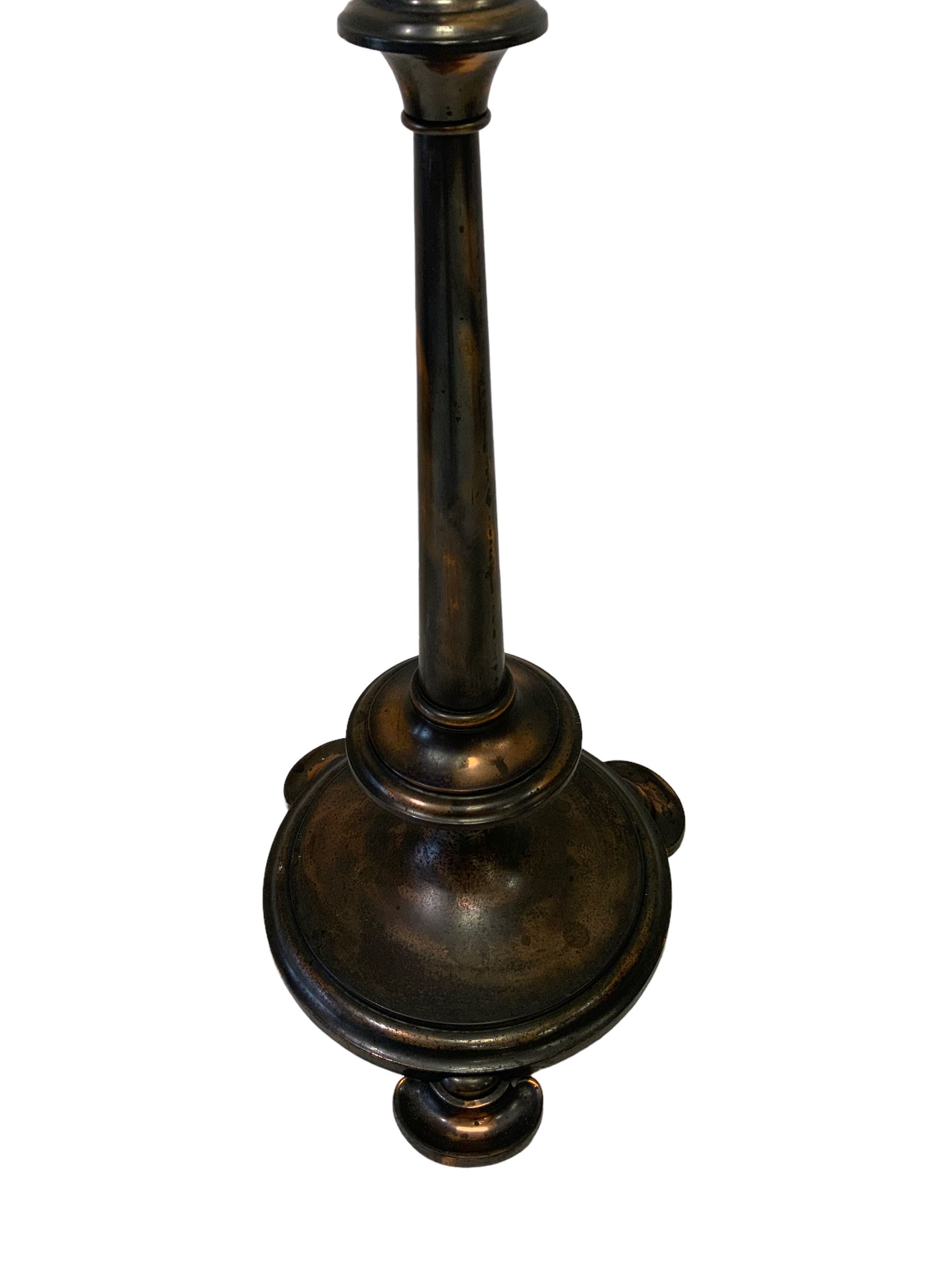 Early 20th century bronzed brass telescopic standard lamp - Image 2 of 4