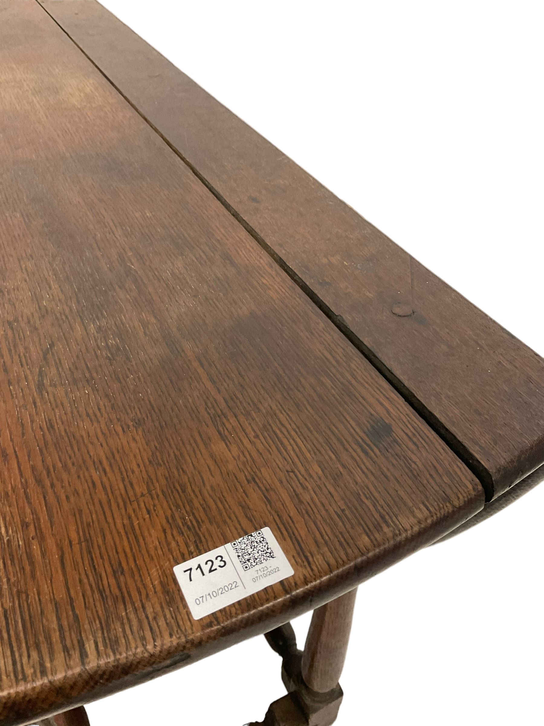 18th century oak drop leaf table - Image 3 of 3