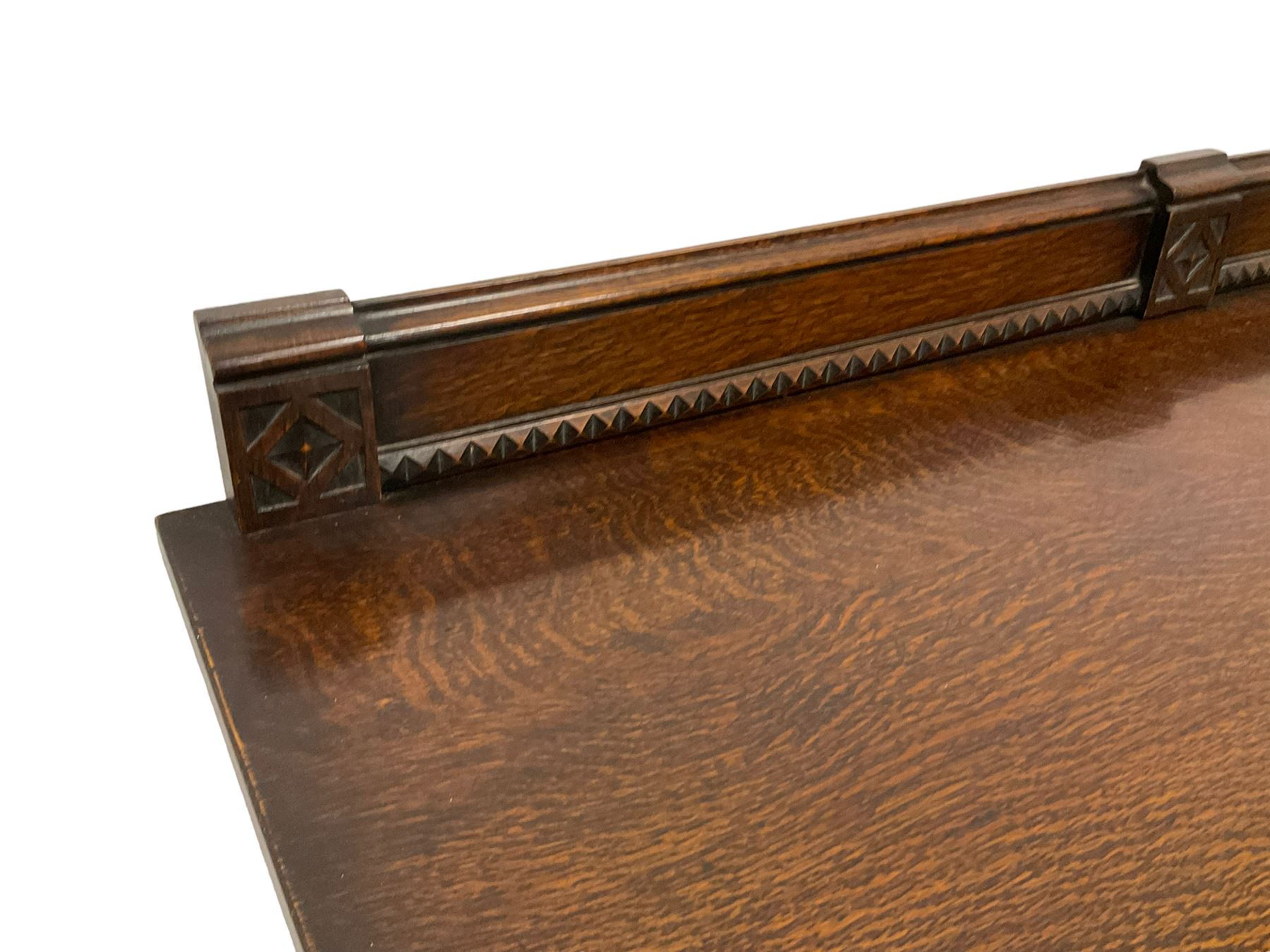 Early 20th century oak sideboard - Image 5 of 5
