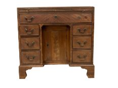 Georgian style mahogany kneehole desk