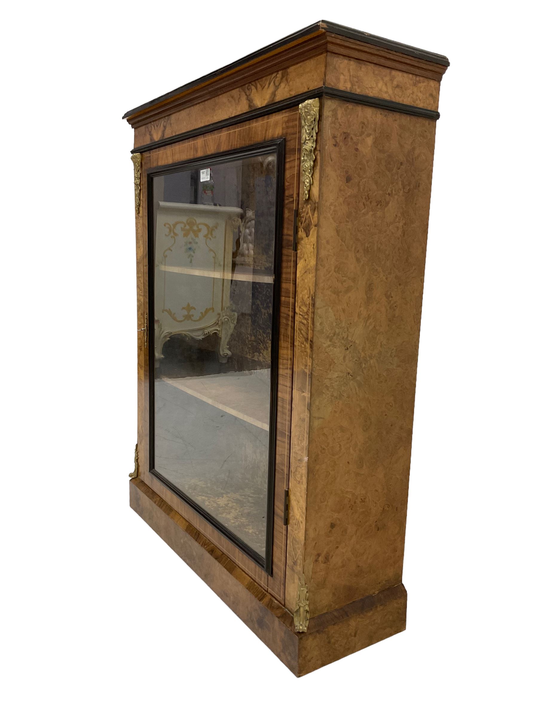 Late 19th century figured walnut pier display cabinet - Image 3 of 5