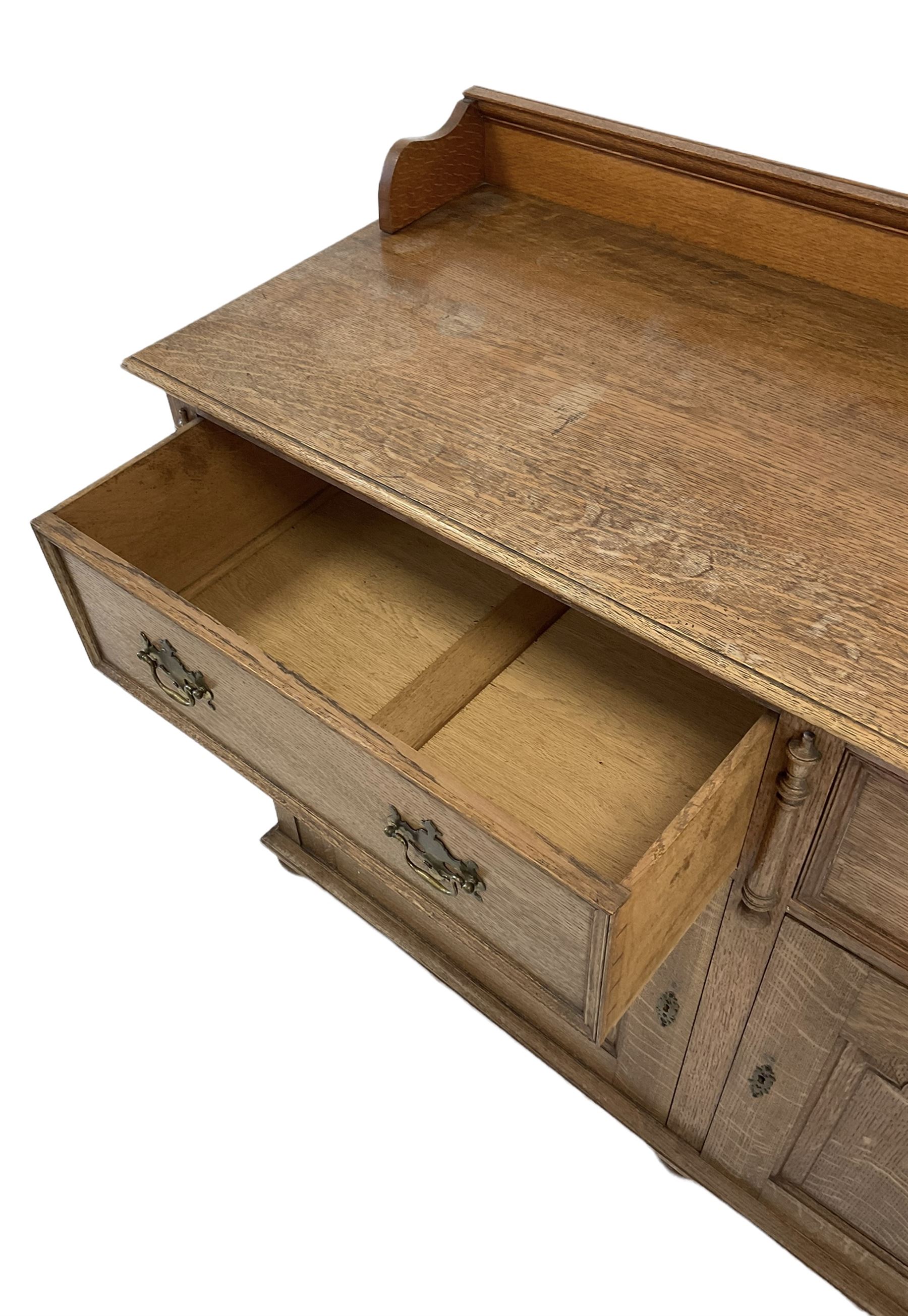 Late 19th century oak sideboard - Image 5 of 5