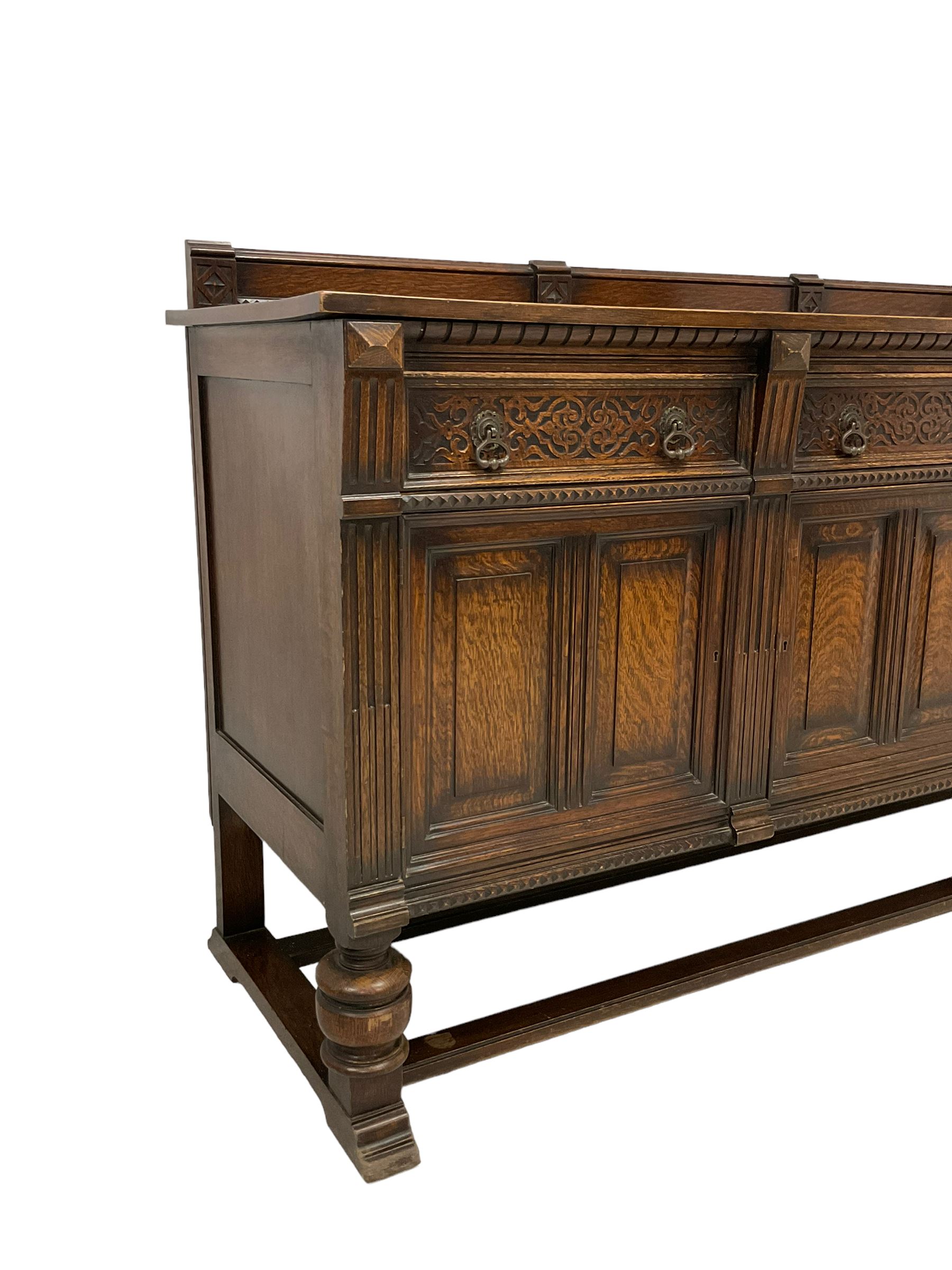 Early 20th century oak sideboard - Image 4 of 5