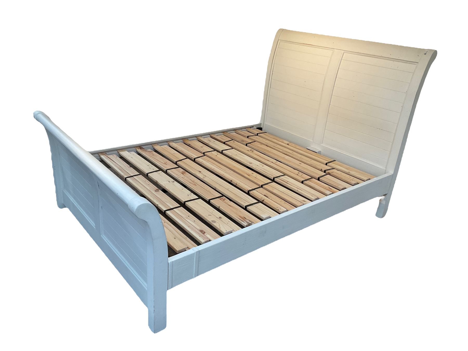 Cream finish 4' 6'' double bedstead