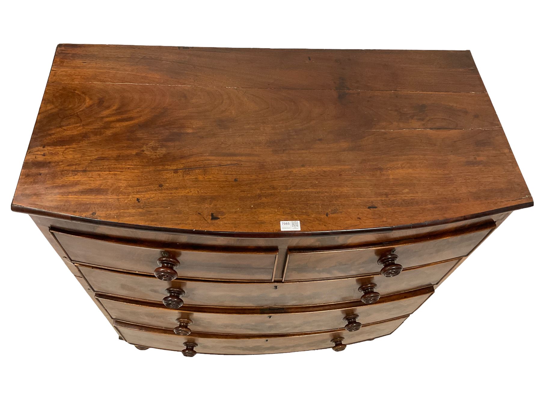 Late 19th mahogany bow front chest - Image 4 of 5