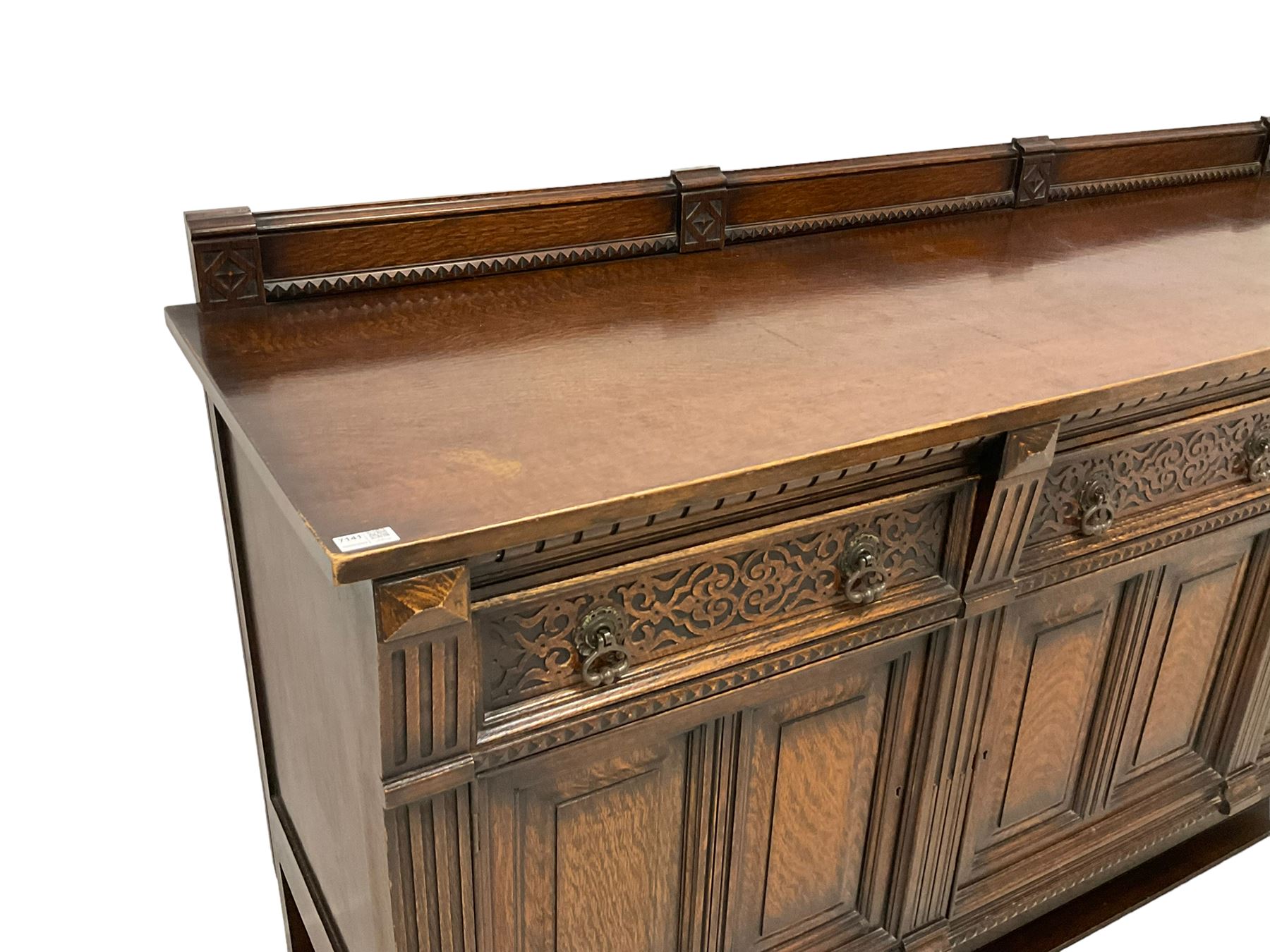 Early 20th century oak sideboard - Image 3 of 5