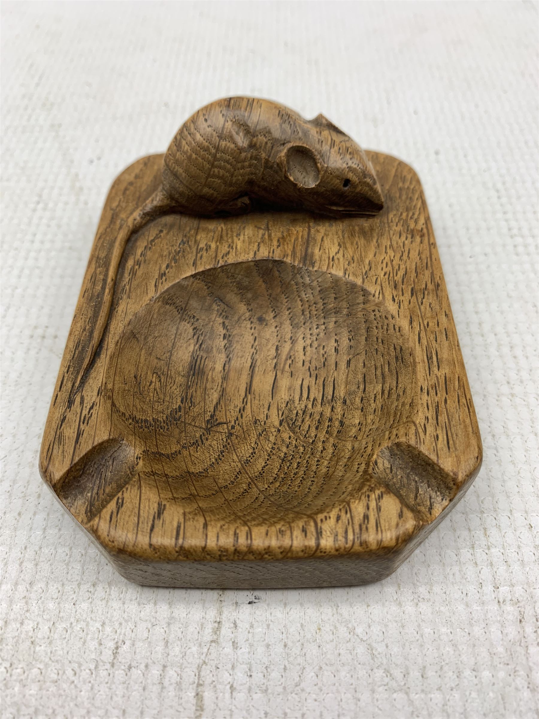 Mouseman oak ashtray - Image 2 of 4