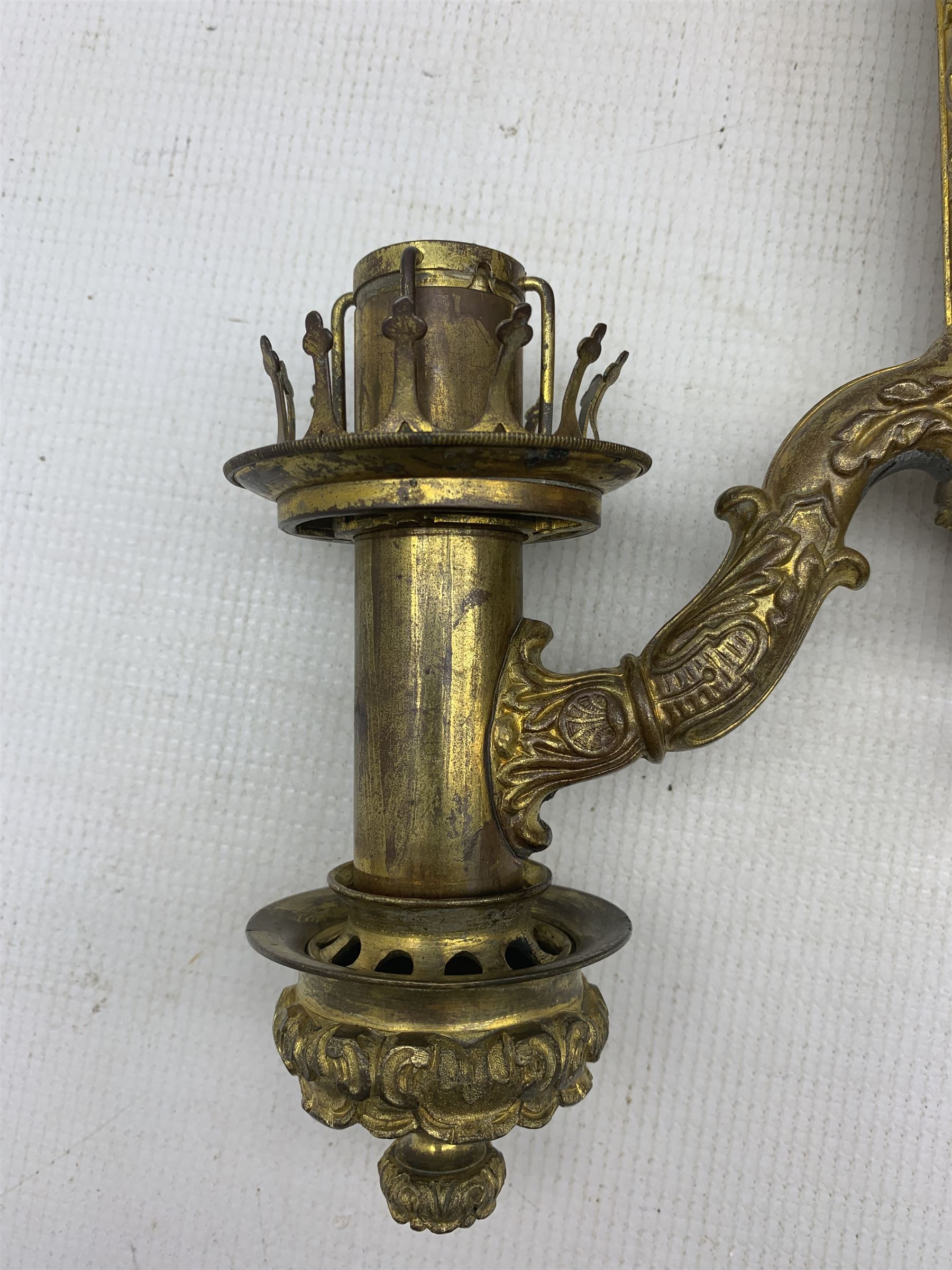 Victorian embossed gilt-brass Colza wall light - Image 5 of 6