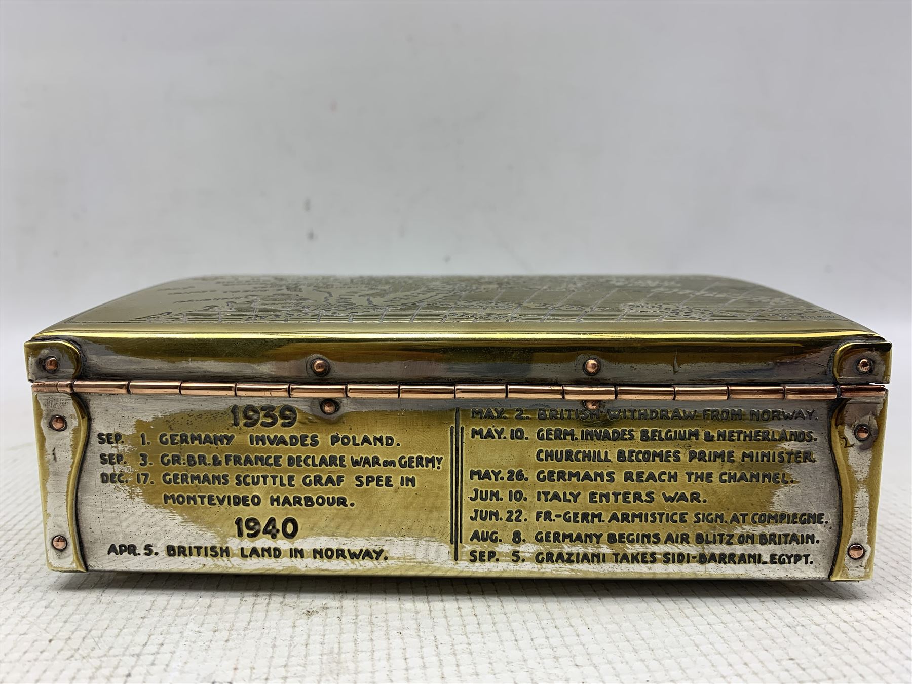 WWII Commemorative silver-plated two division cigarette box - Image 4 of 5