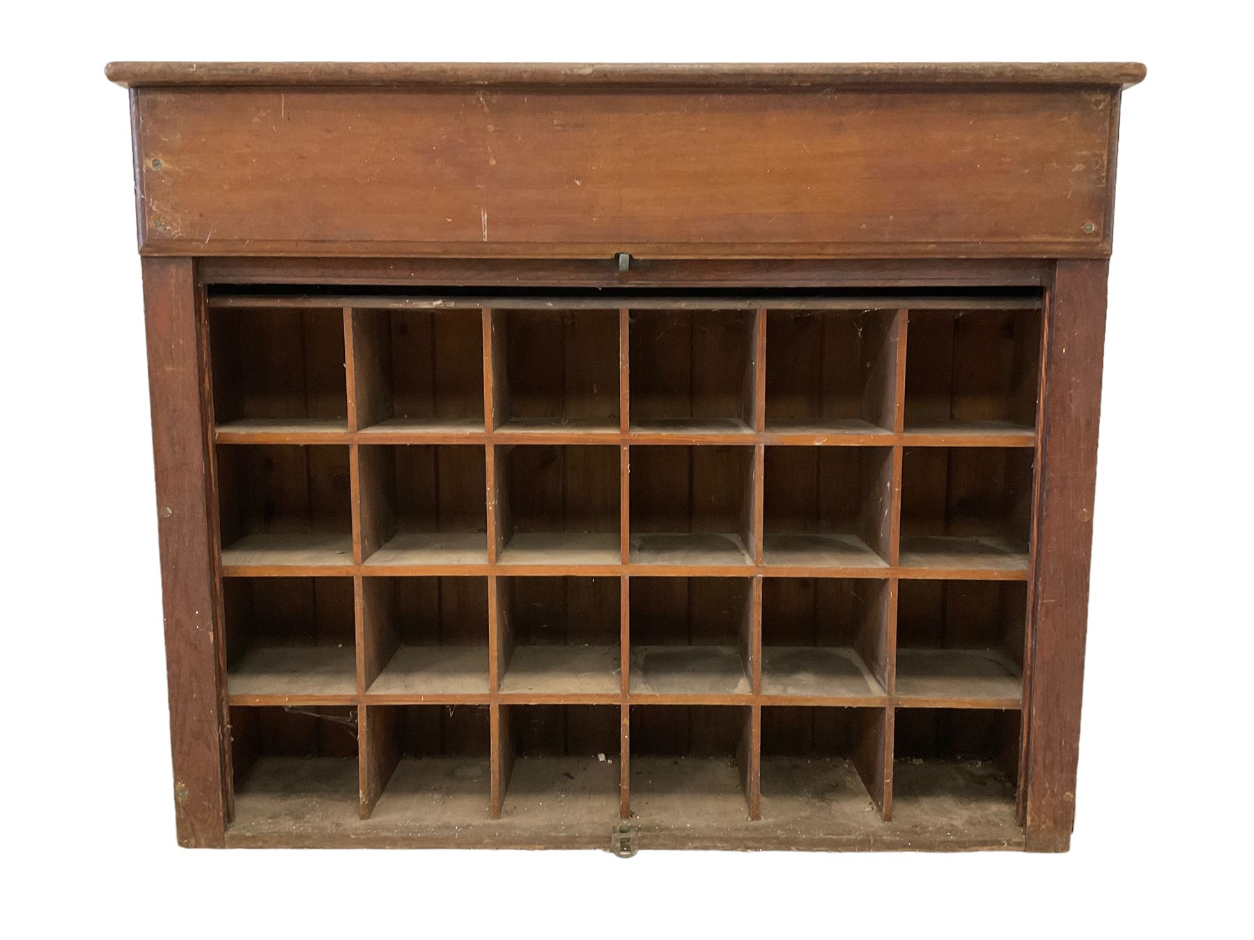 19th century oak hotel or post office pigeonhole cabinet - Image 6 of 6