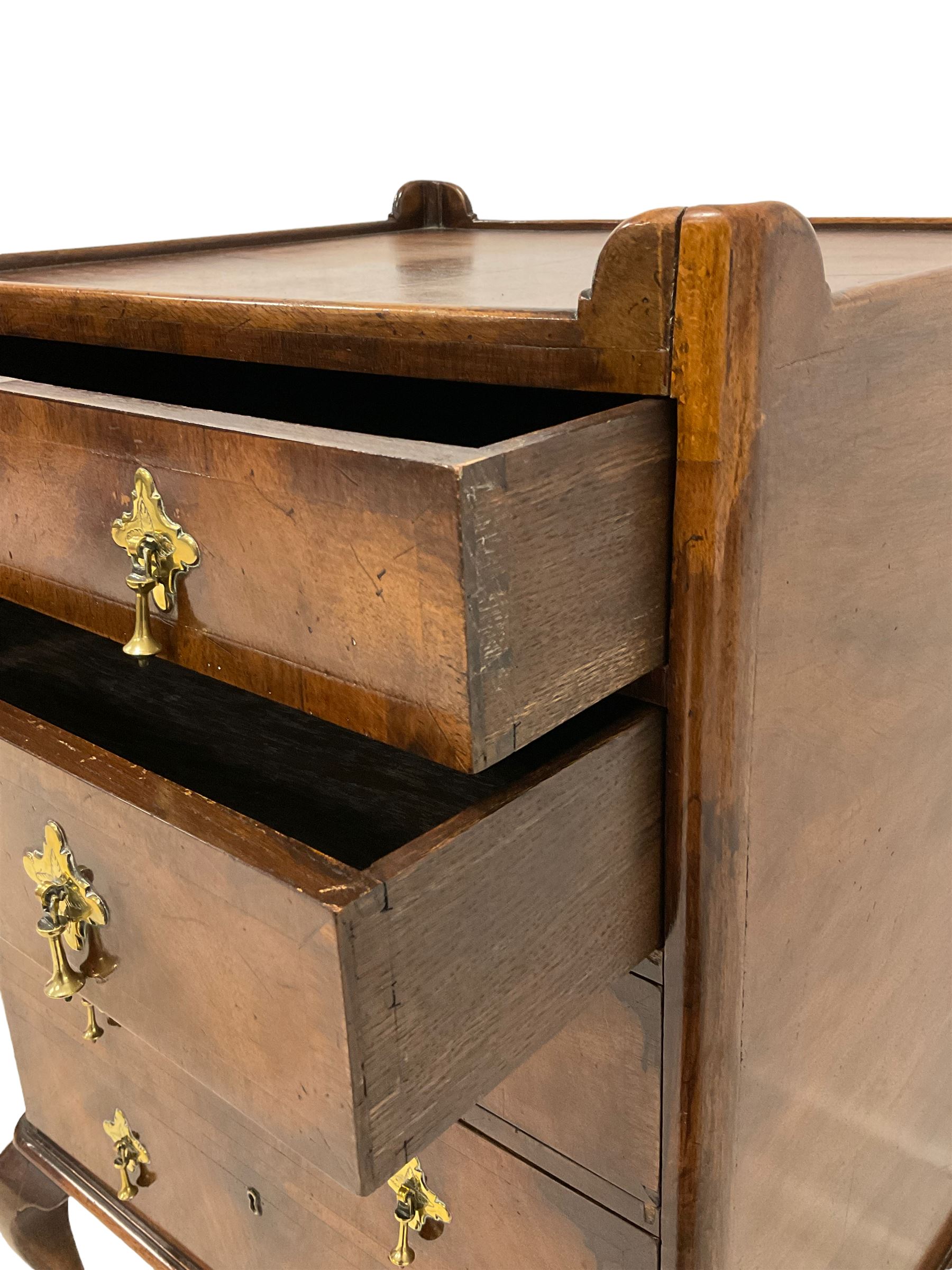 George III design walnut chest - Image 3 of 5