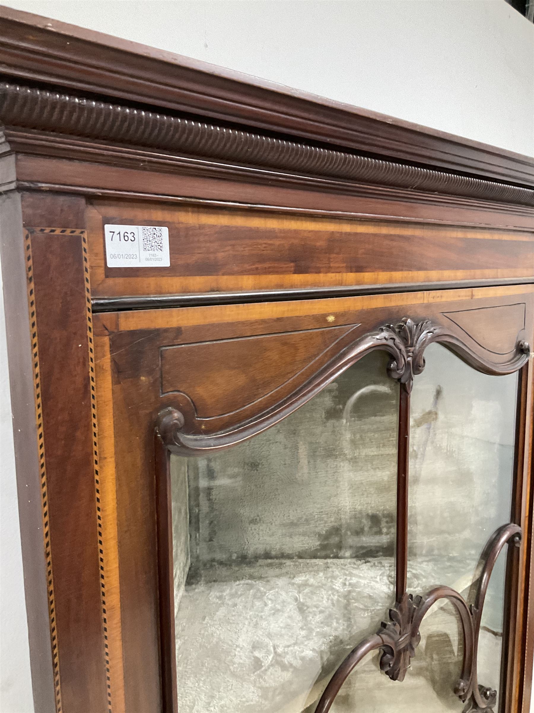 Edwardian inlaid mahogany corner display cabinet - Image 4 of 4