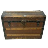 Late 19th to early 20th century travelling trunk