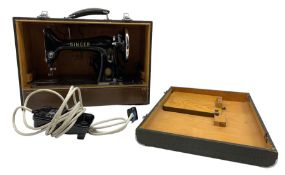 Vintage cased Singer 99k sewing machine