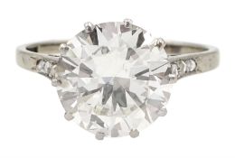18ct white gold and palladium round brilliant cut diamond ring