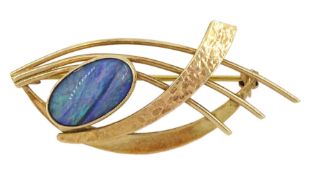 Gold single stone opal brooch