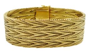 18ct gold herringbone link bracelet