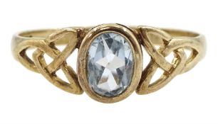9ct gold oval blue topaz ring