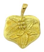 18ct gold leaf pendant