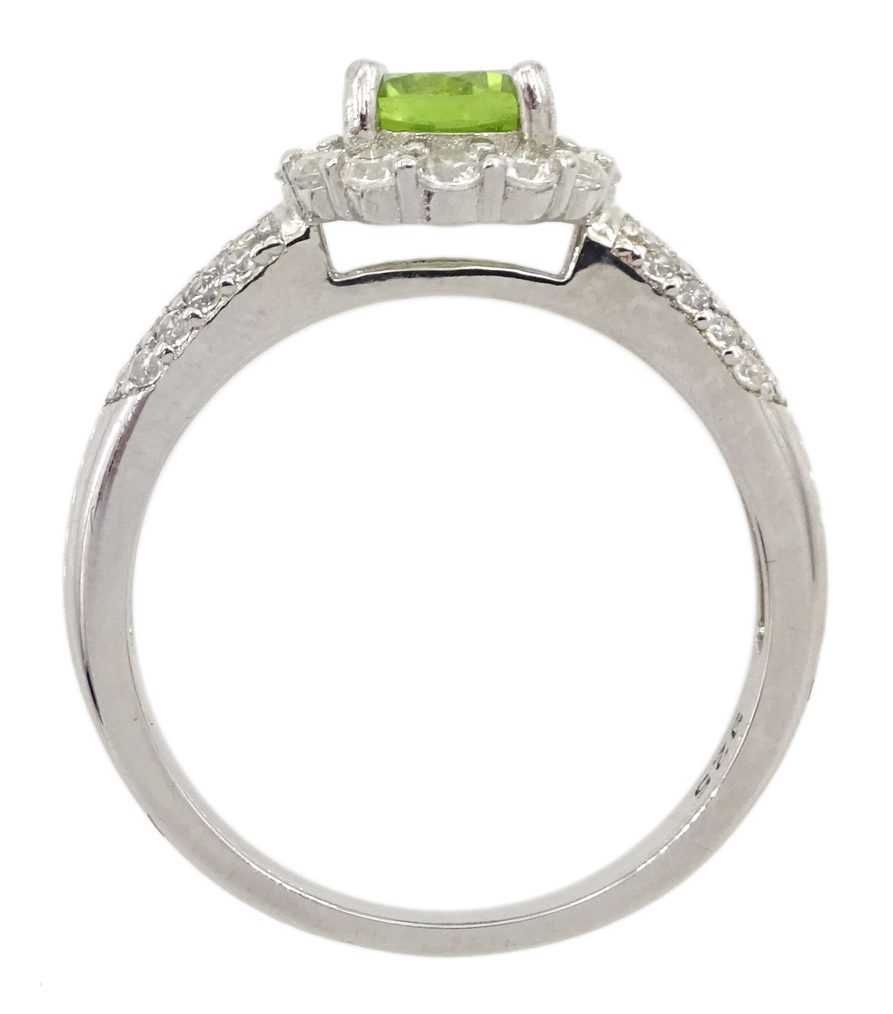 Silver peridot and cubic zirconia flower cluster ring - Image 3 of 4