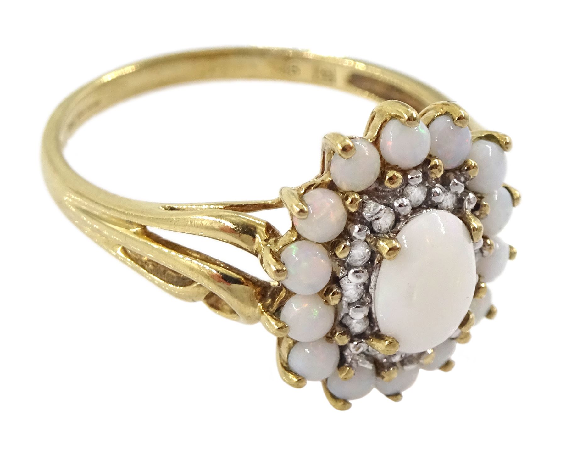 9ct gold opal and diamond cluster ring - Image 3 of 4