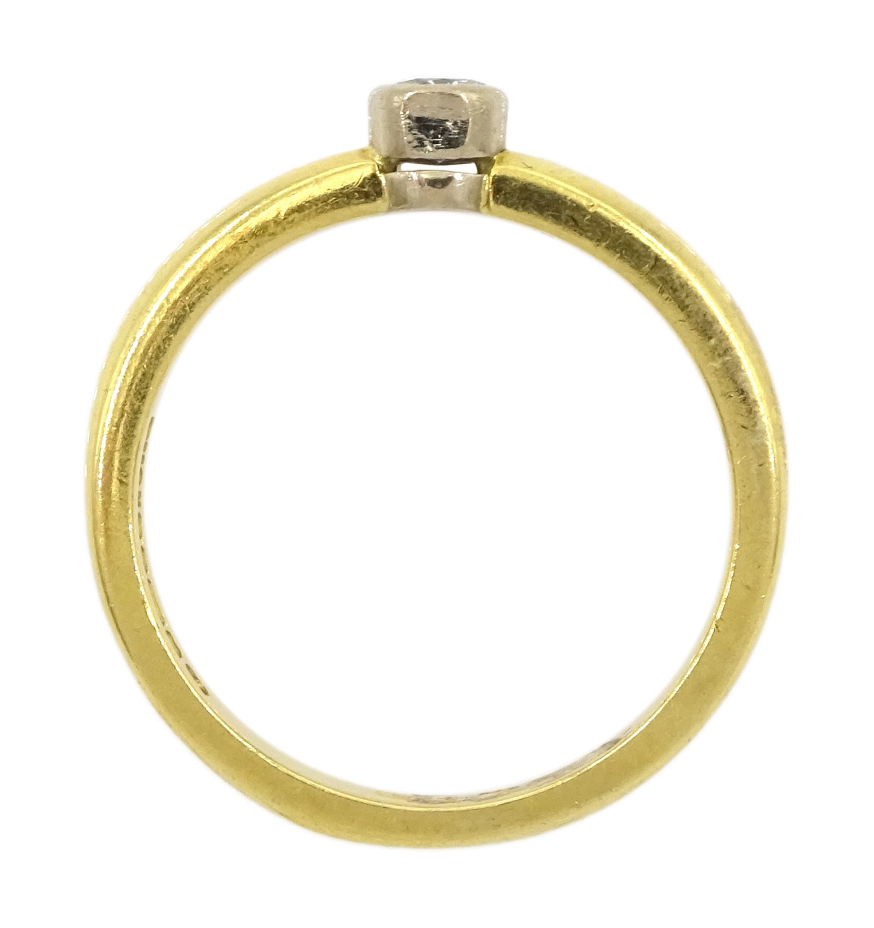 18ct gold bezel set single stone diamond ring - Image 4 of 4