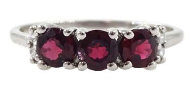 9ct white gold garnet and diamond cluster ring