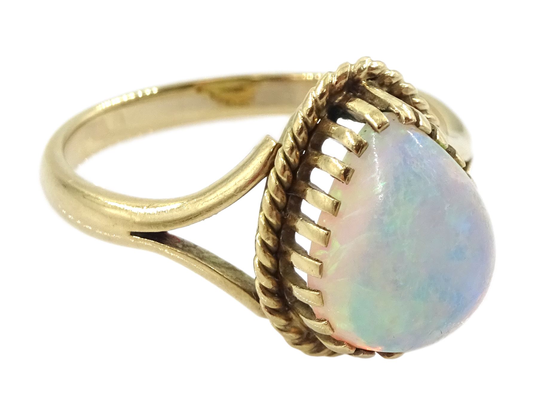 9ct gold single stone pear cut opal ring - Image 3 of 5