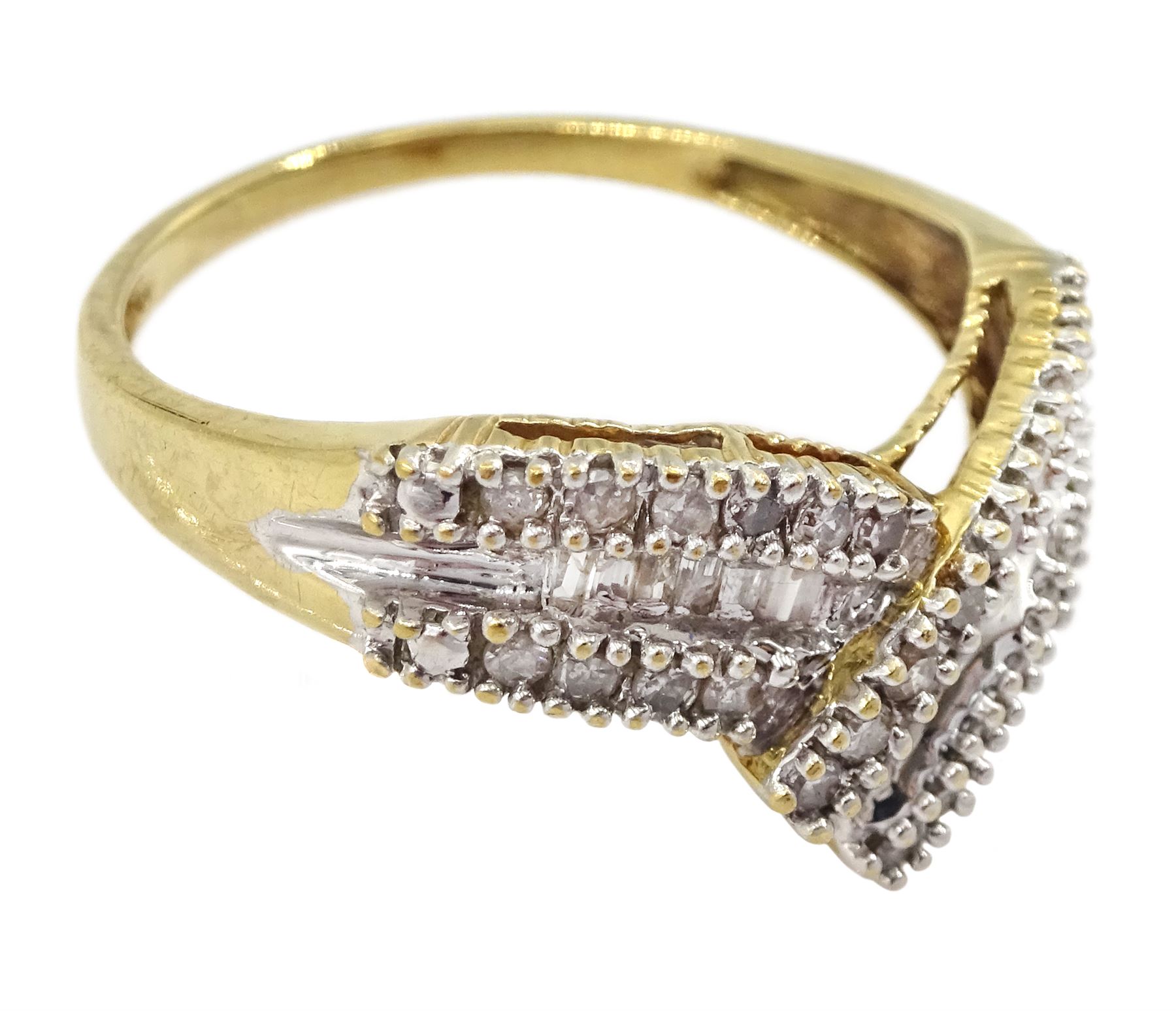 10ct gold baguette and round brilliant cut diamond wishbone ring - Image 3 of 4