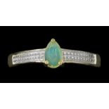9ct gold pear shaped opal ring