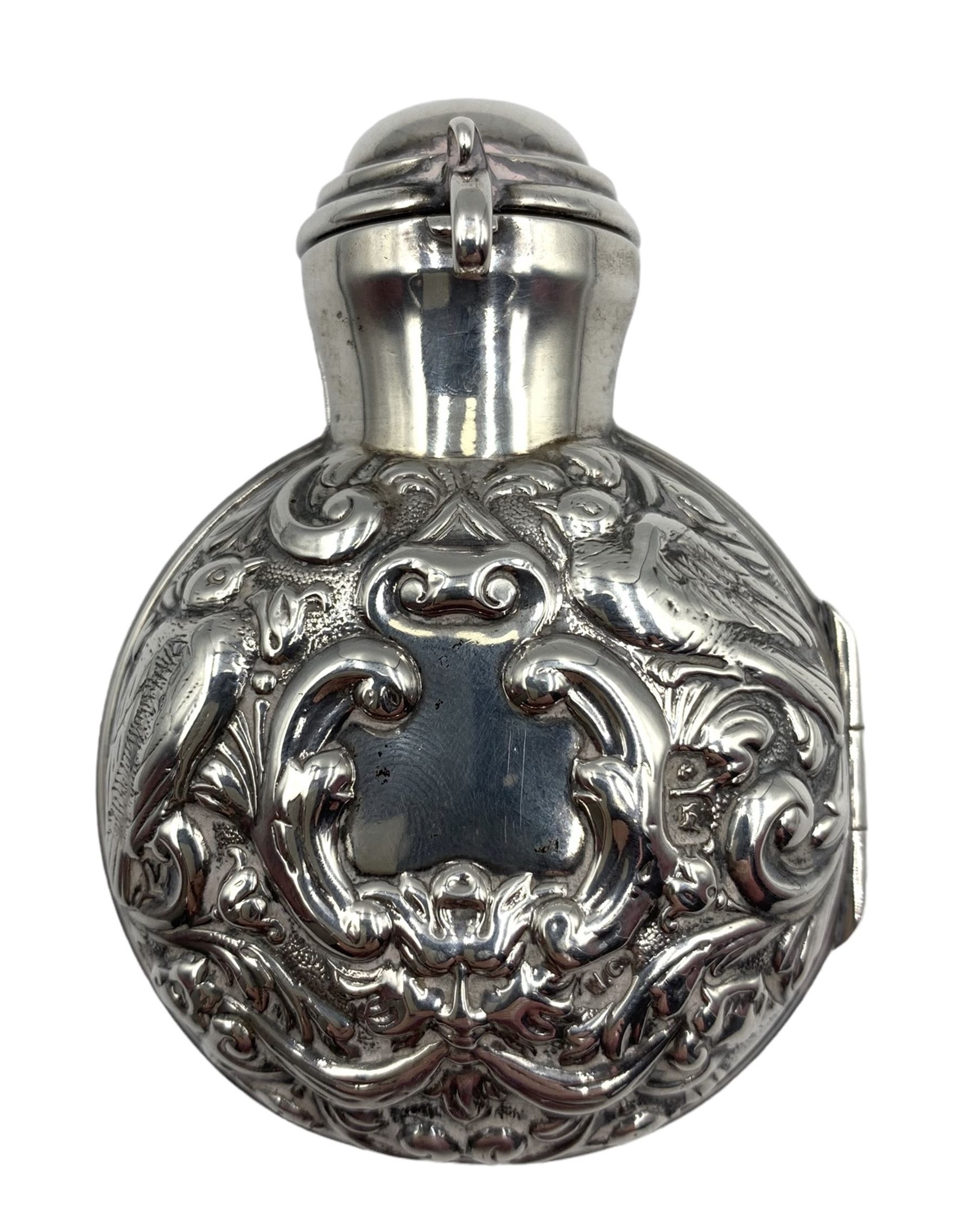 Late Victorian silver cased scent bottle - Image 2 of 3