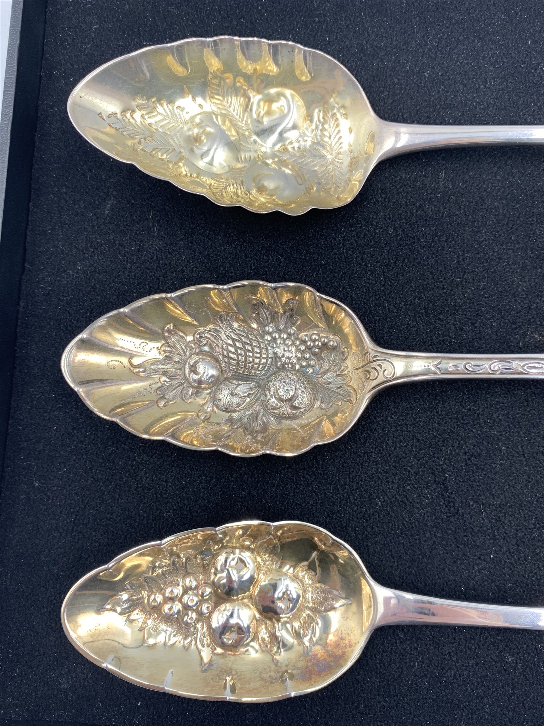 George III silver 'berry spoon' with gilded bowl London 1797 Maker Richard Crossley - Image 3 of 4