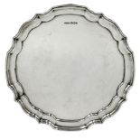 Silver circular salver with moulded edge and scroll feet D20cm Sheffield 1940 Maker Harrison Fisher