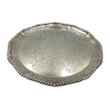 Edwardian silver circular salver with gadrooned edge and engraved decoration D26cm Sheffield 1907 Ma