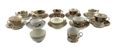 Collection of 18th and early 19th century English porcelain cups and saucers to include a Chamberlai