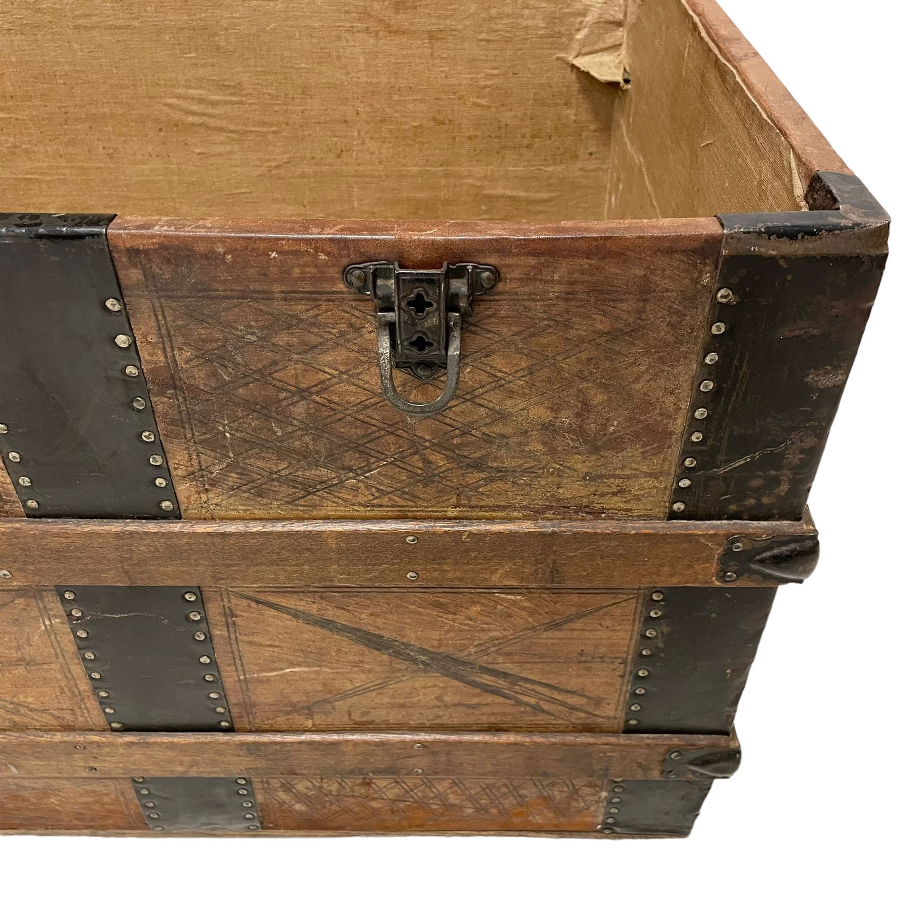 Victorian leather bound travelling trunk - Image 8 of 8