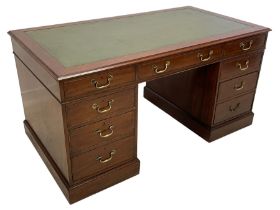 20th century Georgian design mahogany twin pedestal desk