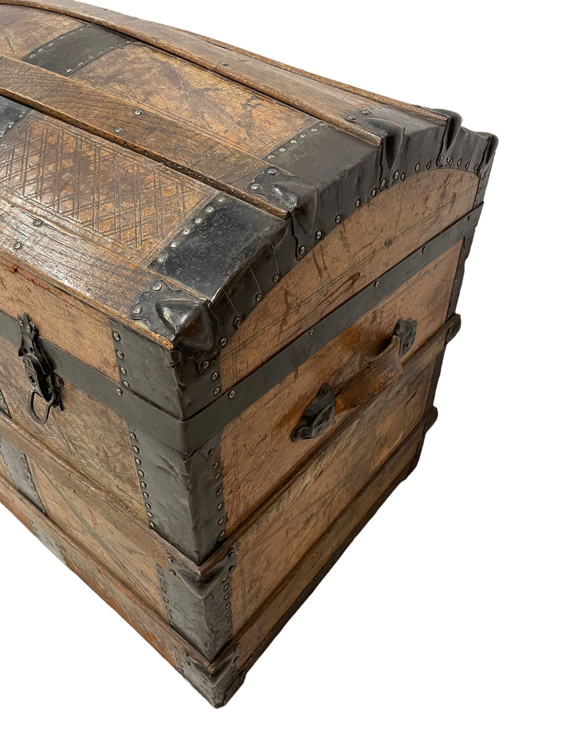 Victorian leather bound travelling trunk - Image 3 of 8