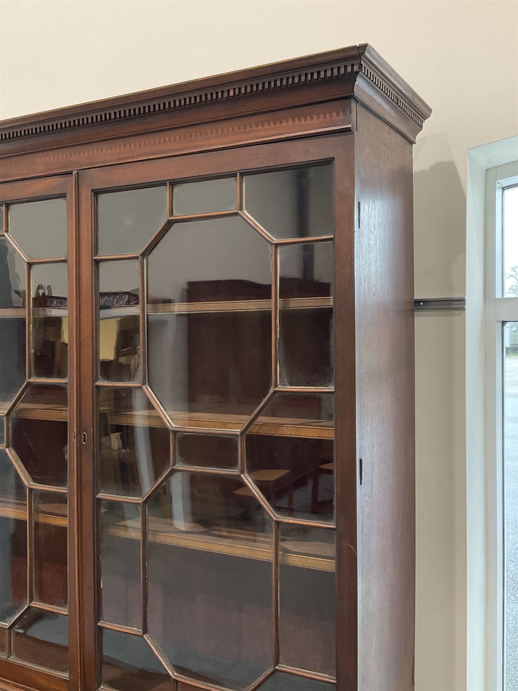 George III Gillows design mahogany secretaire bookcase - Image 6 of 7
