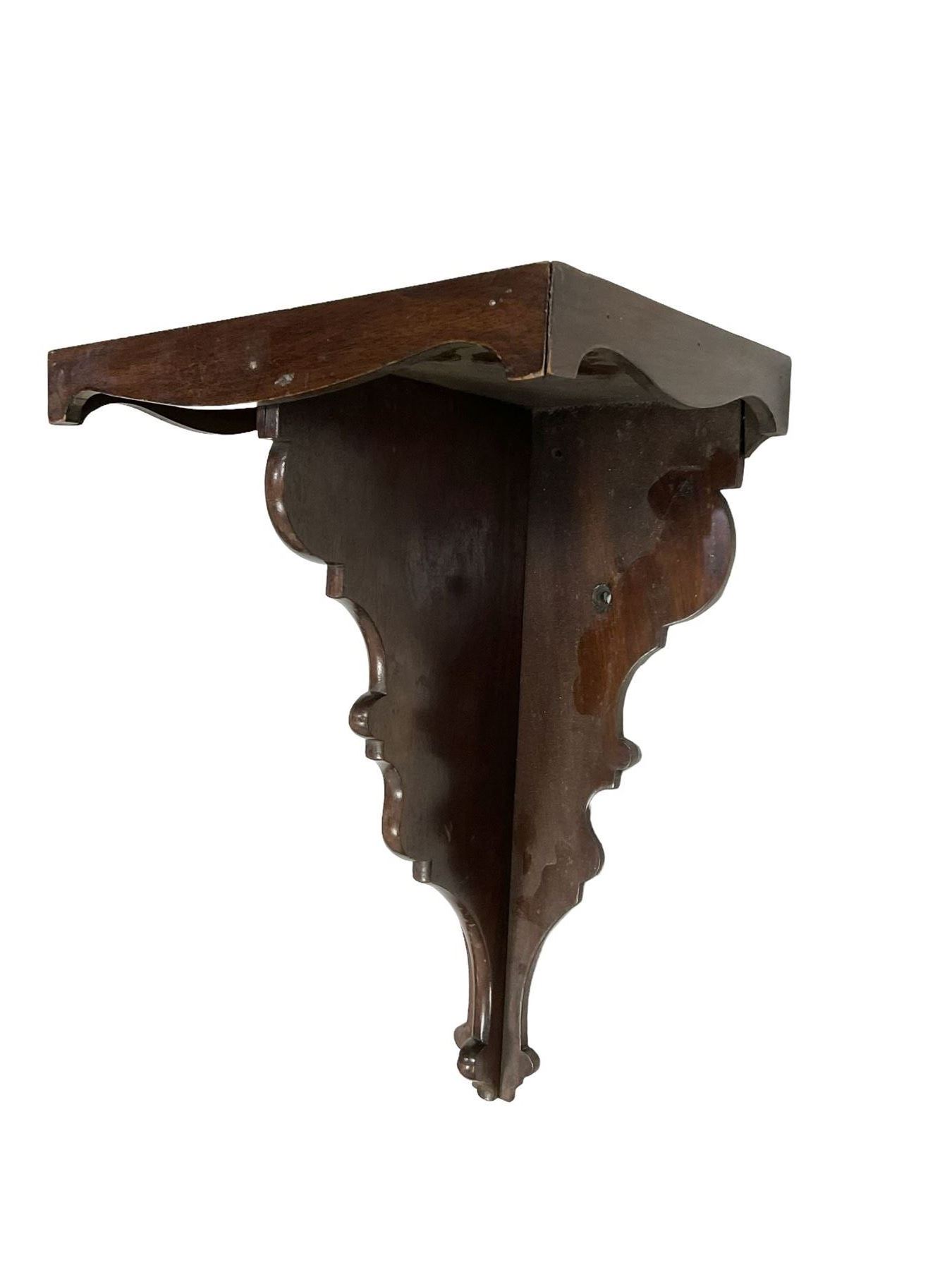 Victorian - late 19th century mahogany wall bracket with a wavy apron to the front and sides - Image 5 of 5