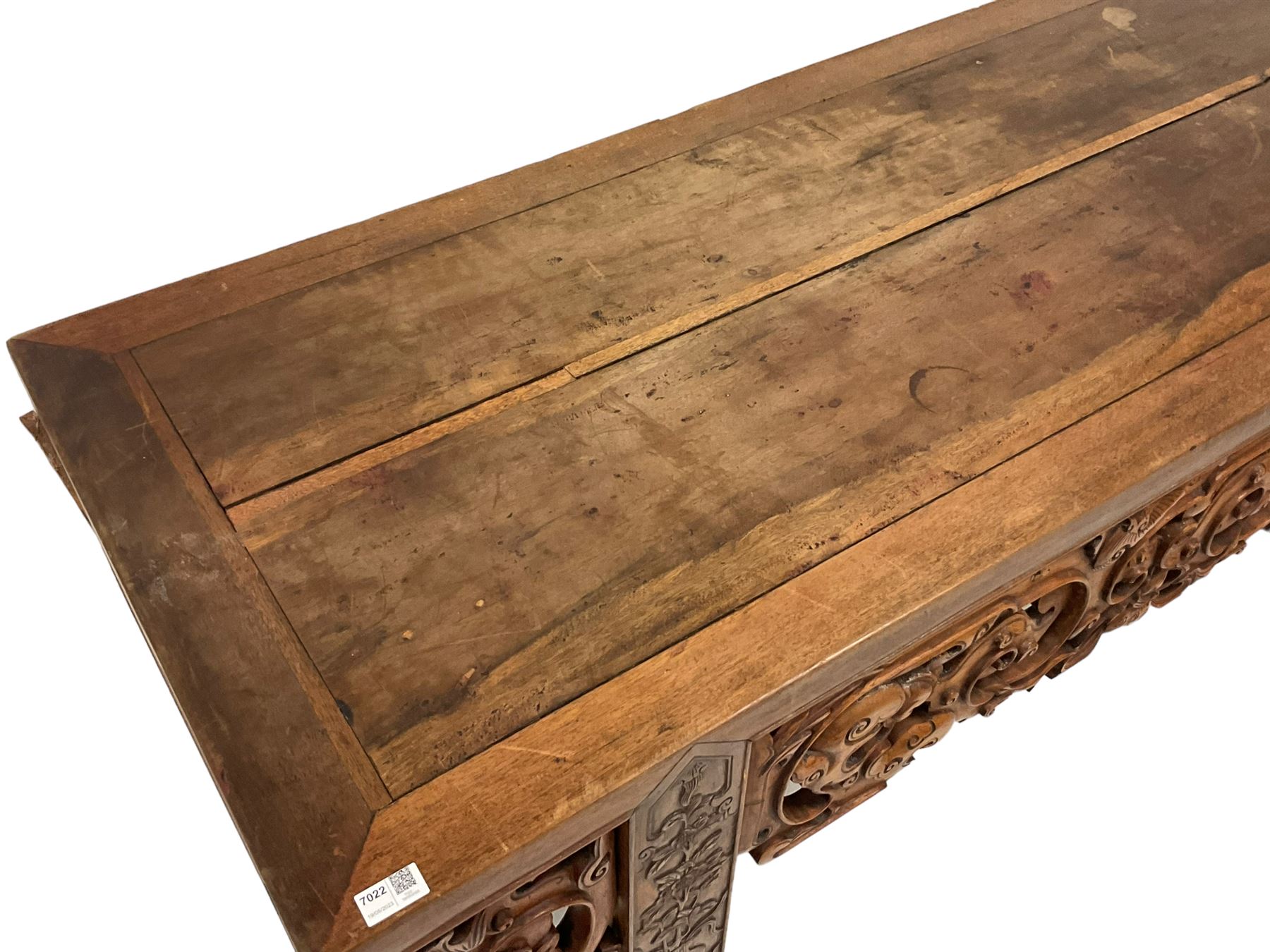 Large 19th century Chinese hardwood altar table - Image 10 of 11