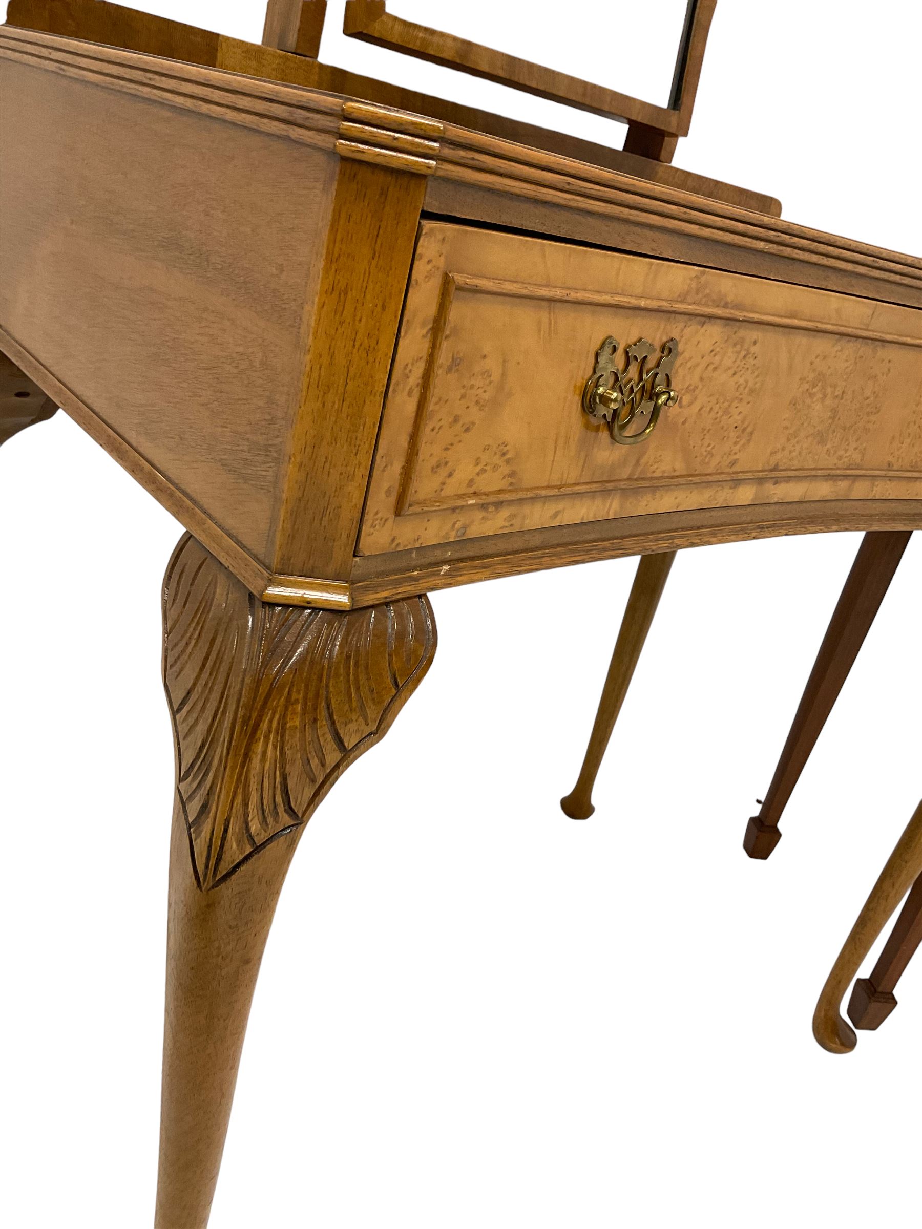 George III design figured walnut dressing table - Image 3 of 8