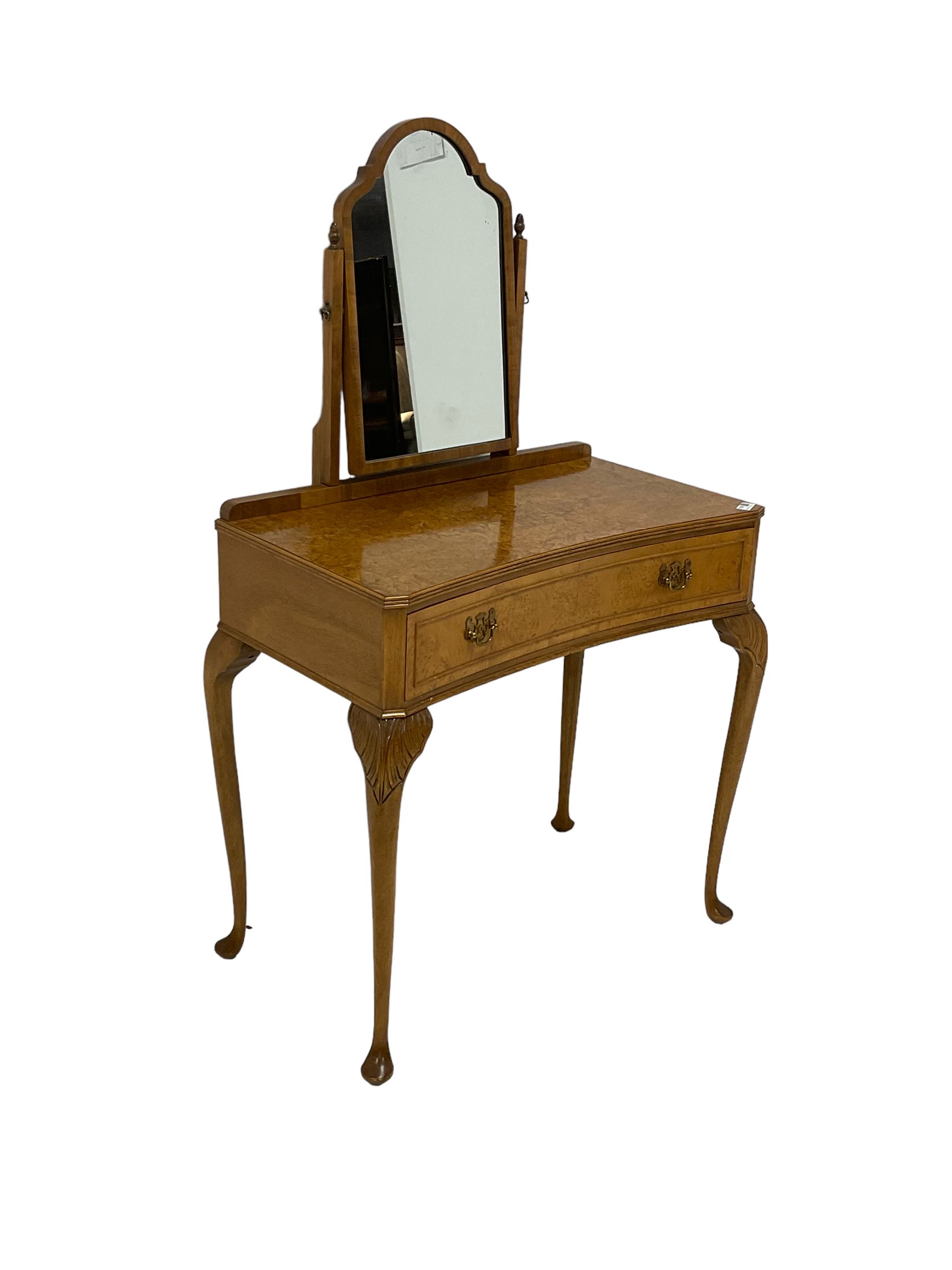 George III design figured walnut dressing table - Image 4 of 8