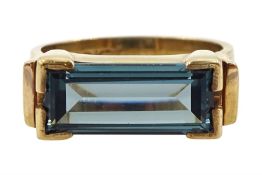 9ct gold single stone emerald cut tourmaline ring