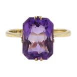 Early 20th century gold single stone amethyst ring