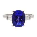 18ct gold cushion cut tanzanite ring