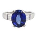 18ct white gold single stone oval cut sapphire ring